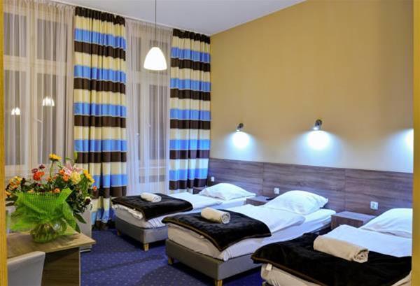 크라쿠프 Old Town Luxe Retreat - King Bed - Steps To Main Square 아파트 외부 사진
